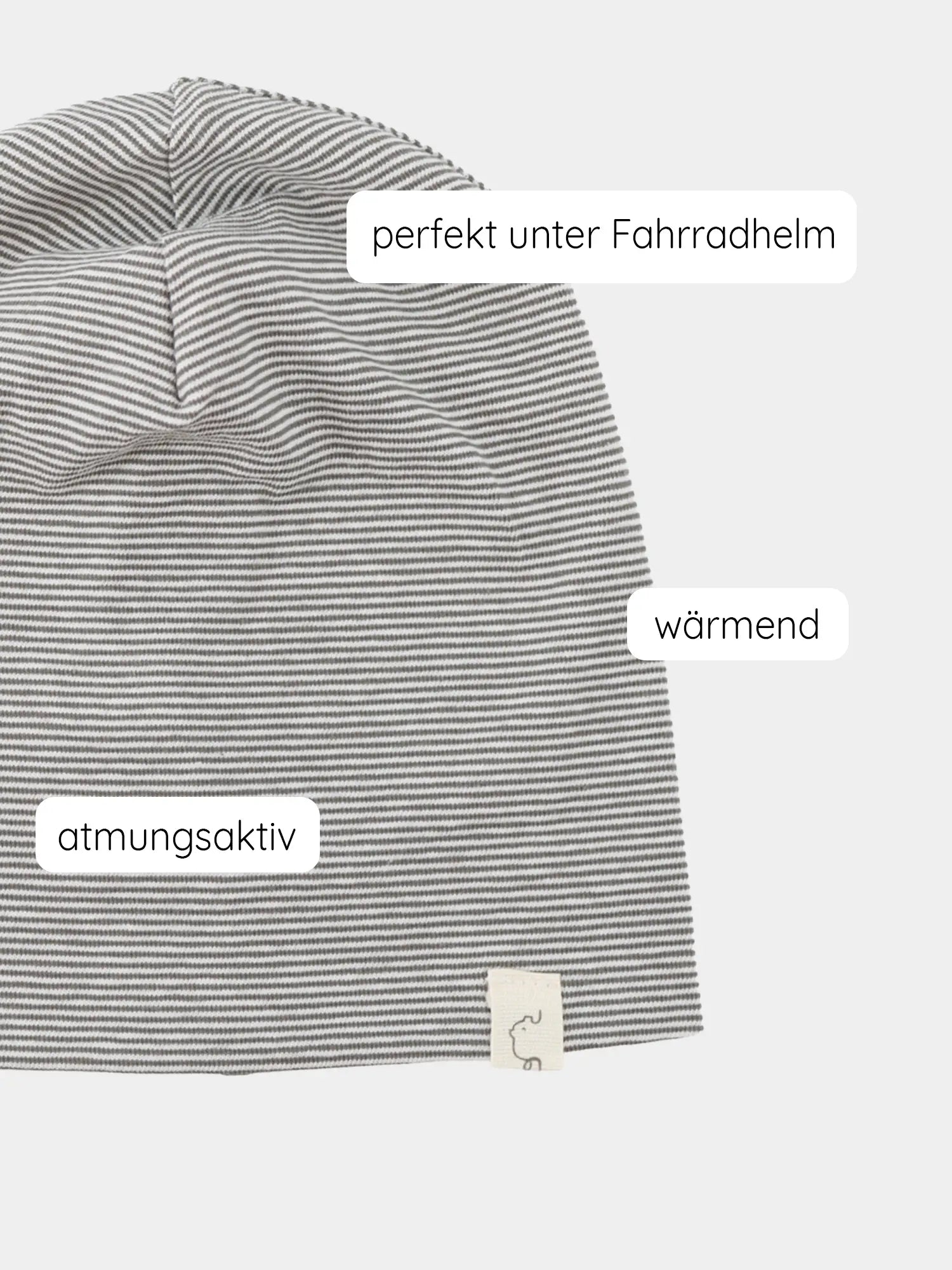 Beanie Bio-Baumwolle - Ringel Maus: Dünne, grau-weiß gestreifte Mütze, perfekt für Helme. Merkmale: wärmend, atmungsaktiv. Mit kleinem Elefantenlogo am Saum, ideal für empfindliche Haut.