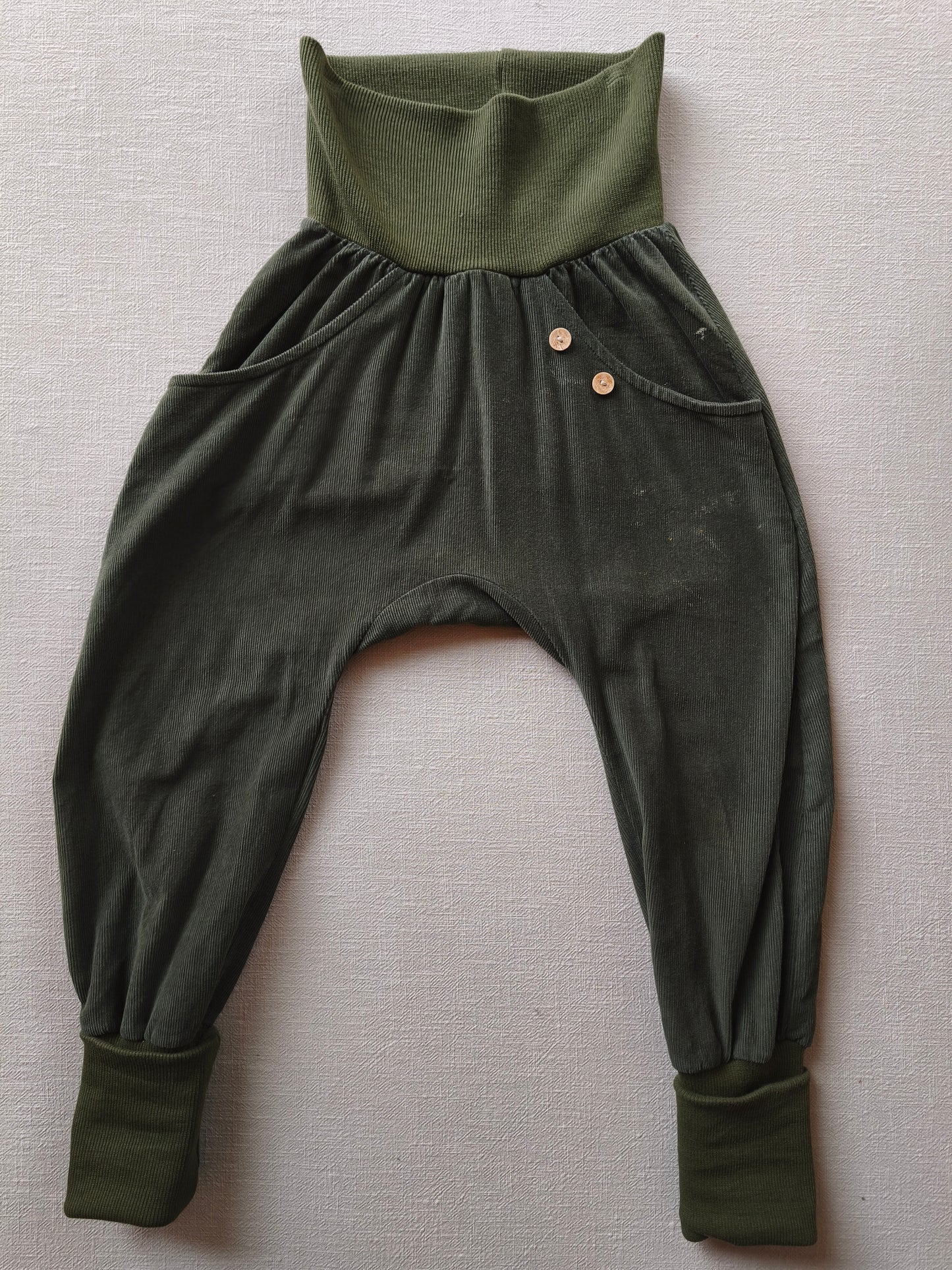 Fine-corduroy knickerbockers avocado, size 8/9Y