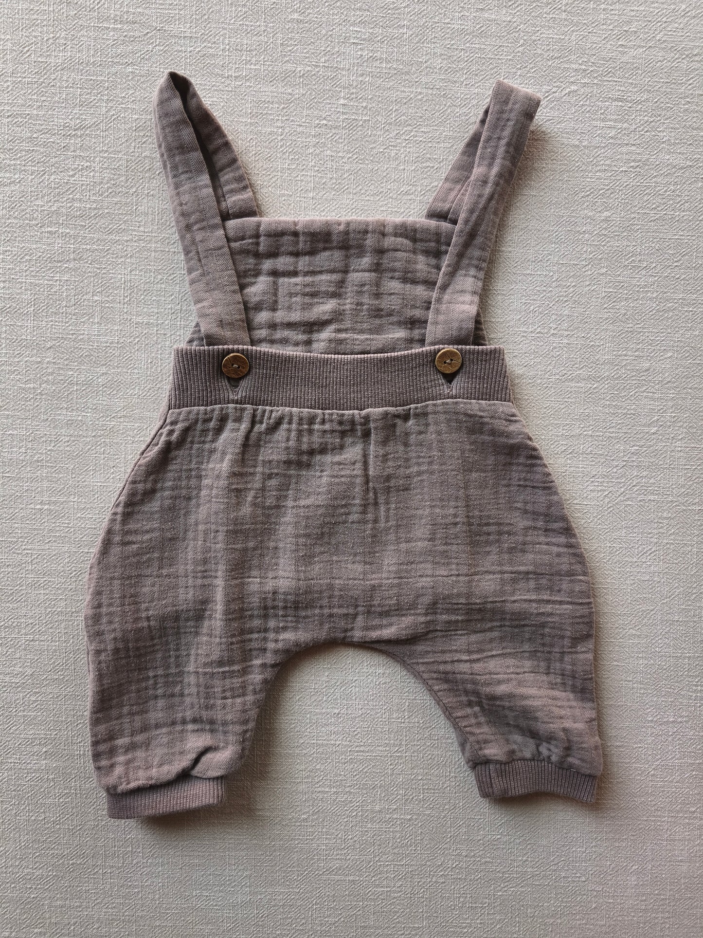 Muslin dungarees praline, size 0M