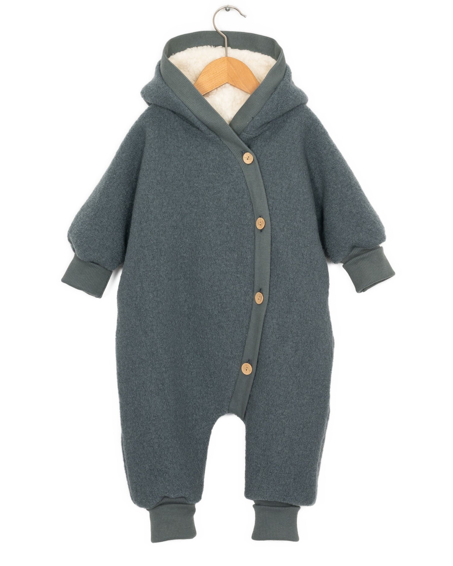 Schneeanzug aus Wollwalk in Taube für Babys. Ein Winter Wollwalk Overall für den Winter.