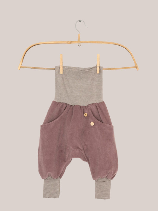Knickerbocker Feincord Ringel - Malve: weiche Baumwollcordhose für aktive Kinder, perfekt für jeden Anlass.
