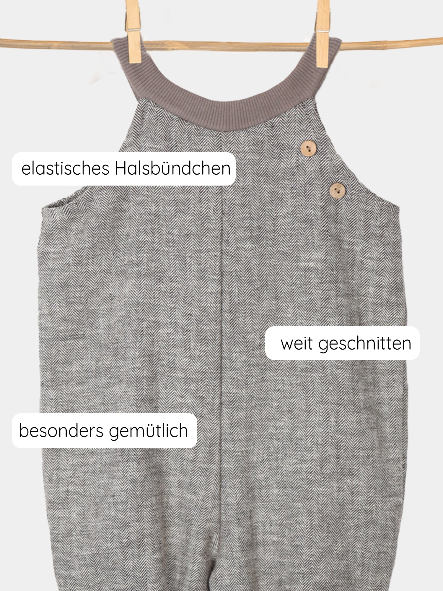 Schlupflatzhose aus Fischgrat: Eine robuste Leinen-Baumwoll-Hose mit Jerseybündchen zum Krempeln, ideal für Alltag und Feste. Perfekt kombinierbar mit Michelmütze, Wickelshirt oder Loopbody. Handgenäht in Berlin.