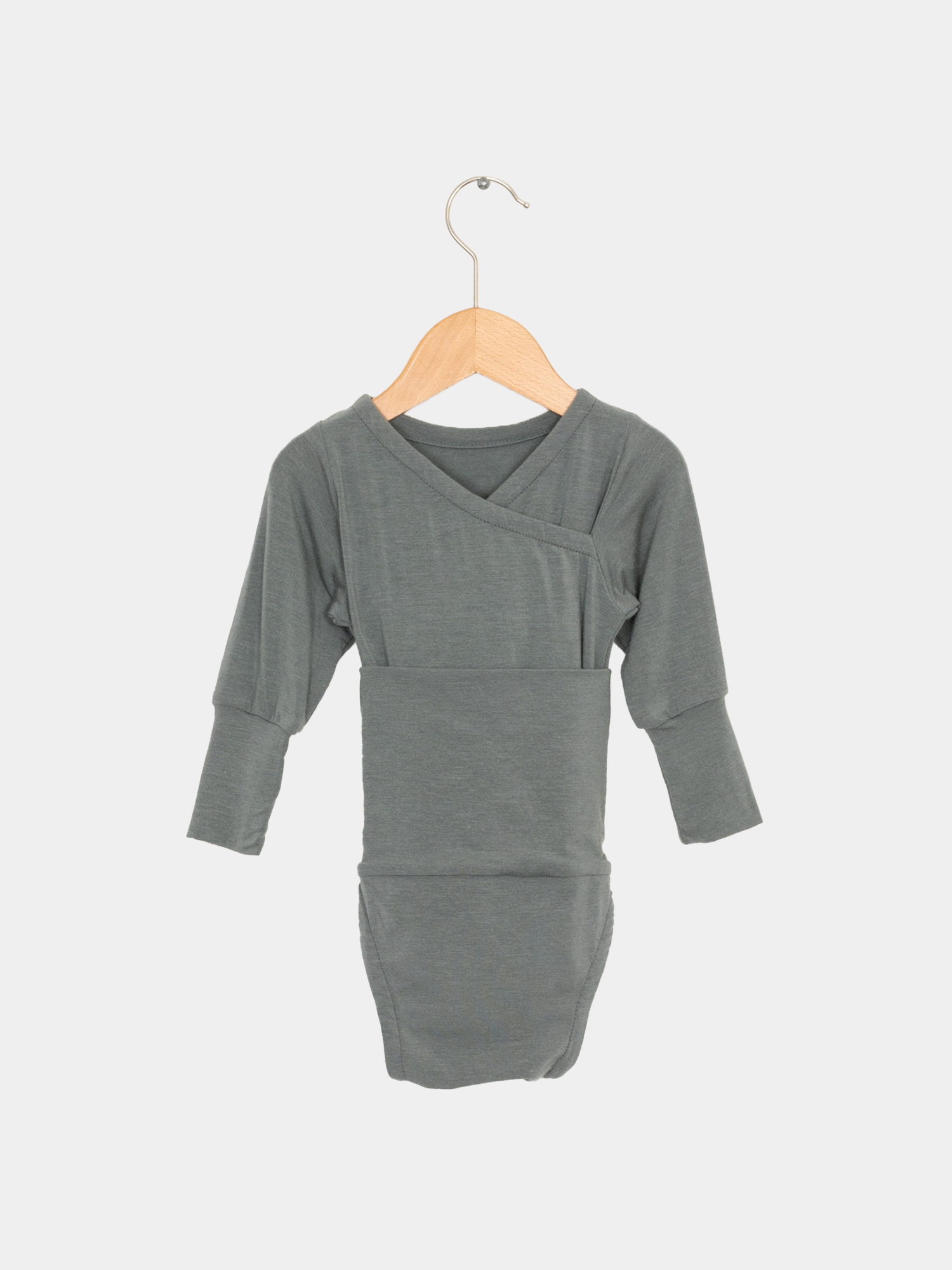 Loopbody Kaschmir-Mix - mitwachsender Babybody auf einem Bügel, aus weichem Kaschmir-Micromodal-Mix, langärmelig und knopflose Gestaltung für einfaches An- und Ausziehen. Erstausstattung Babys. Perfekte Baby Geschenke.