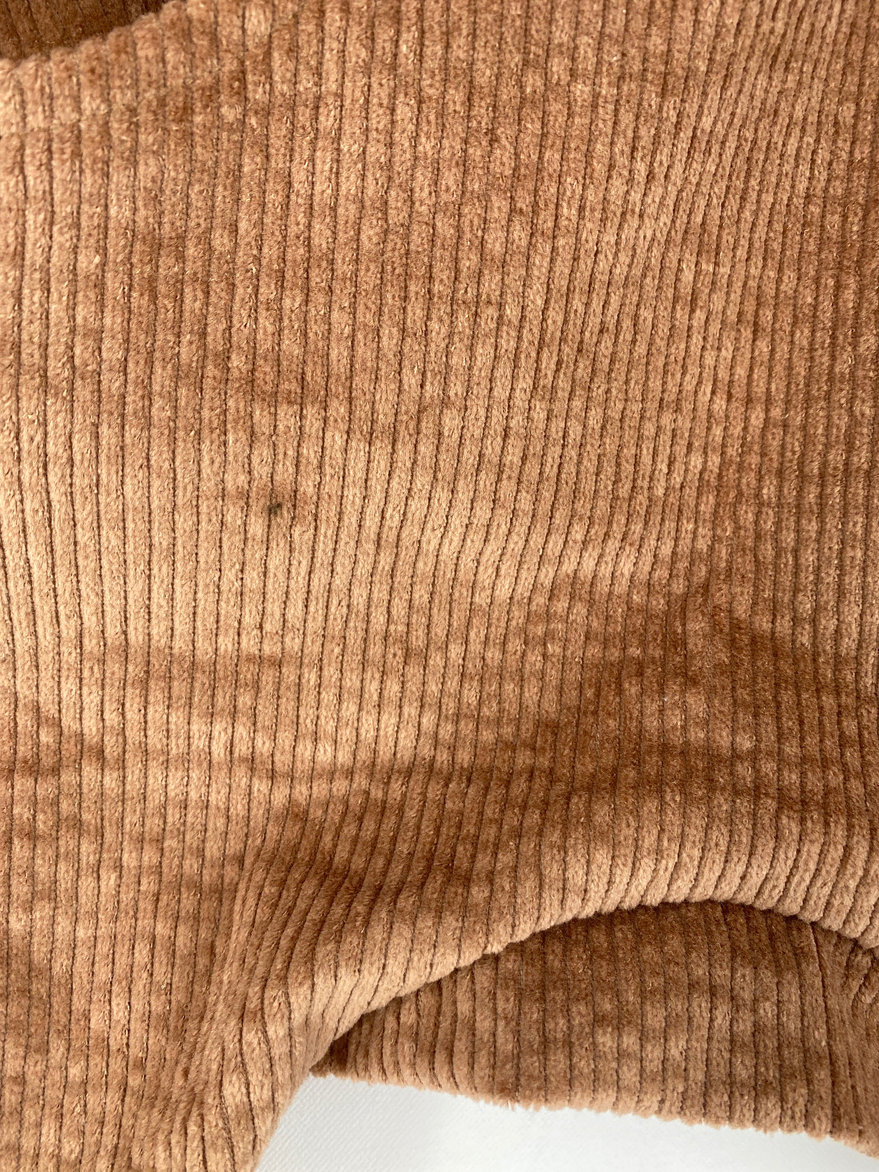 Knickerbocker Breitcord Weizen Gr 3Y mit kleinem Fleck vorne, Zustand neu.