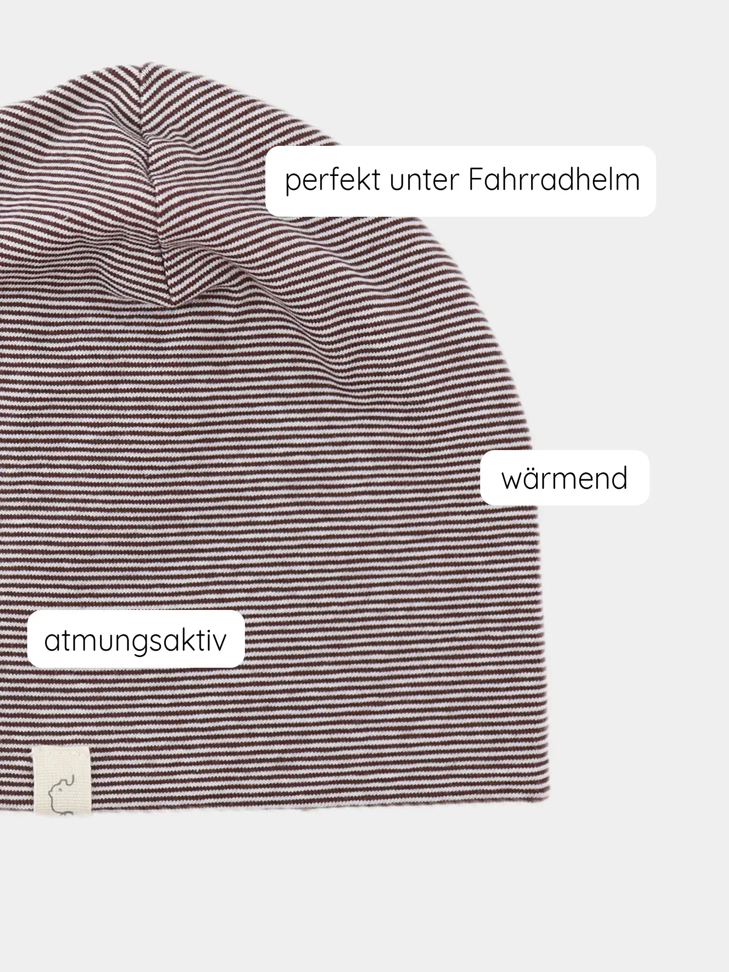 Beanie Bio-Baumwolle - Ringel Schoko: Dünne, braun-weiß gestreifte Mütze, perfekt unter Fahrradhelmen. Atmungsaktiv, wärmend, ideal für Kinder. Hergestellt aus Bio-Baumwolle, bietet Komfort ohne Kratzen.