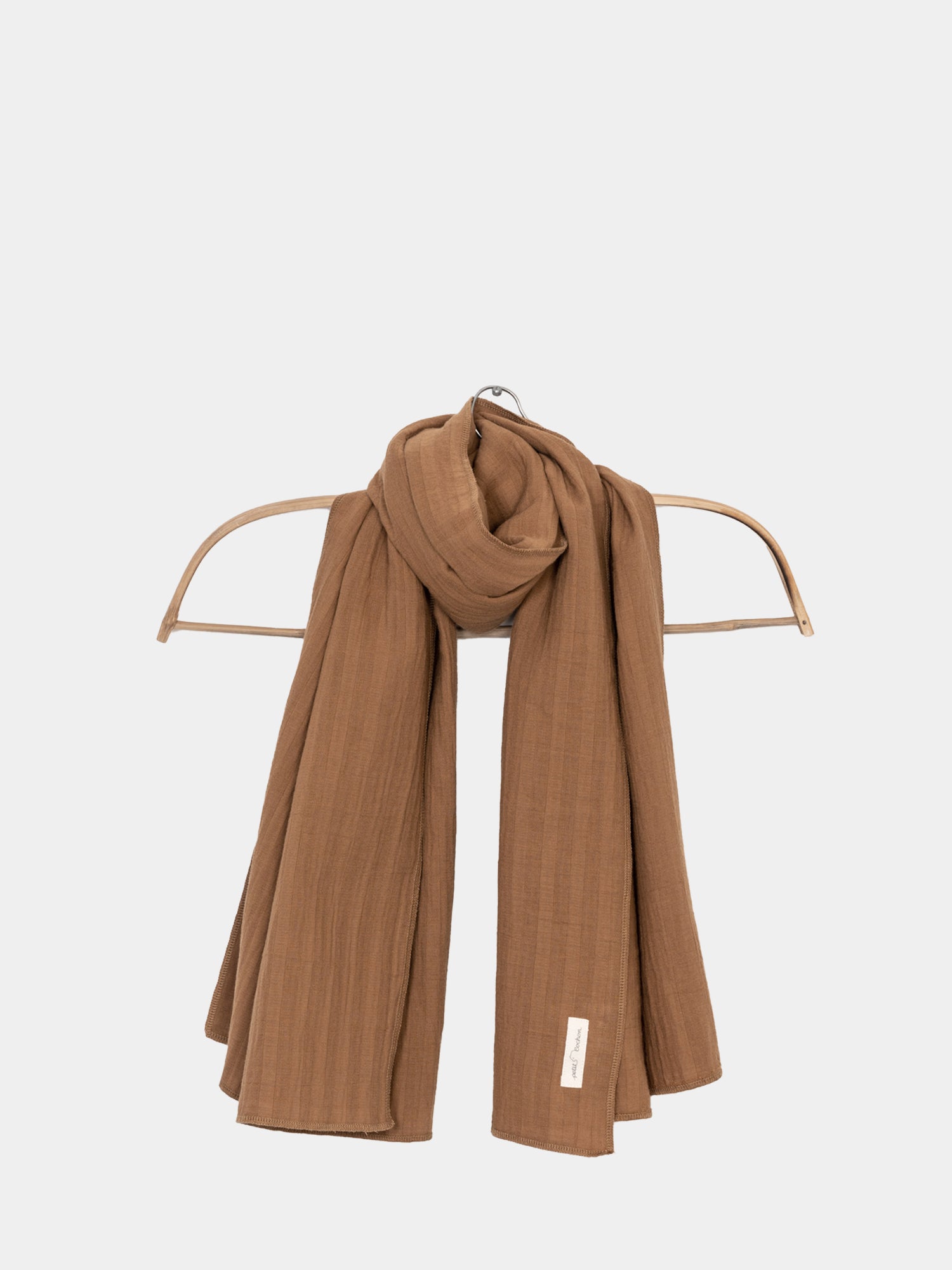Großes Tuch Bio-Musselin - Sahara, ein vielseitiges Accessoire aus weichem, luftdurchlässigem Musselin, ideal für den Hals. Gefertigt aus 100% Bio-Baumwolle, 69 x 159cm, hergestellt in Berlin.