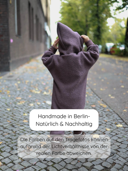Combinaison douillette en laine foulée – mauve, parfaite pour la crèche, les promenades et la maternelle en forêt, fabriquée à la main à Berlin.