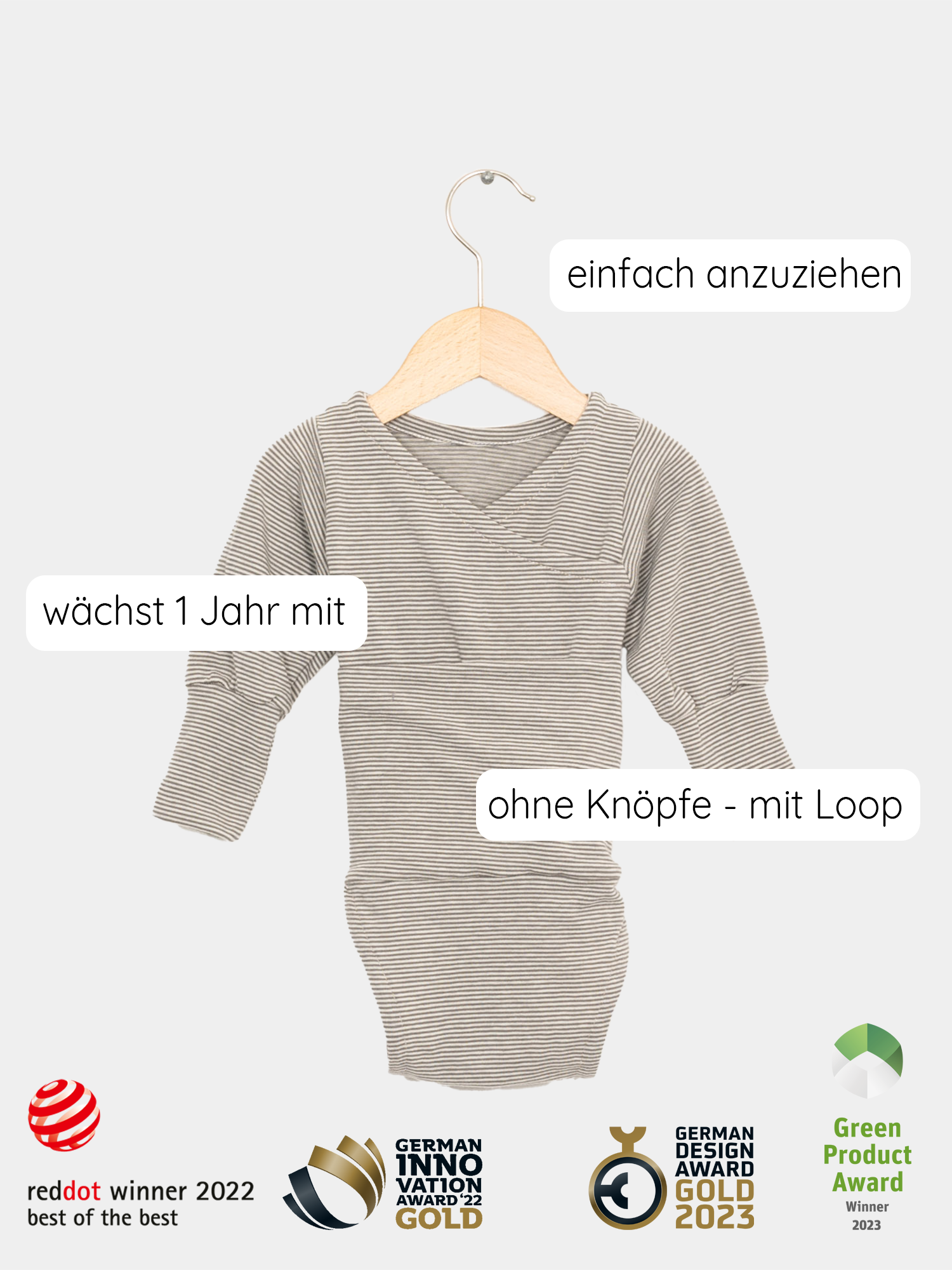 Loopbody Bio-Baumwolle- Ringel Maus auf einem Holzschaukel, zeigt sein klassisches Ringeldesign. Perfekt für nachhaltige Kindermode, aus weicher Bio-Baumwolle, für Jungen und Mädchen geeignet.  Erstausstattung Baby und Baby Geschenk zur Geburt.