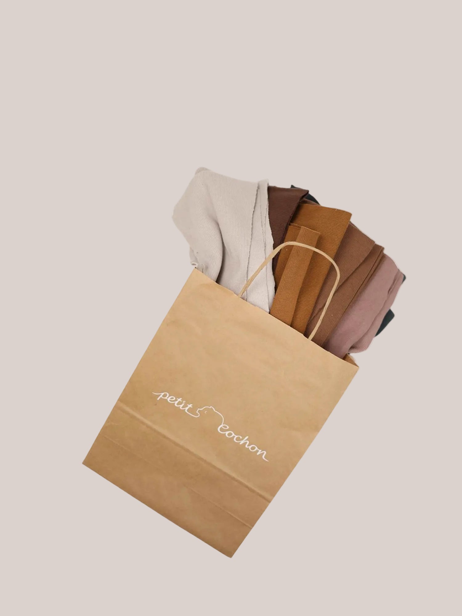 Überraschungstüte mit Stoffresten von PETIT COCHON für kreative Nähideen und individuelle Designs