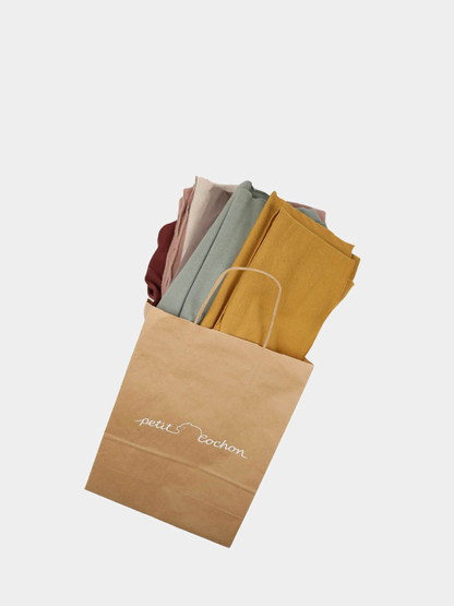 Überraschungstüte Stoffreste, perfekt für die Individualisierung von Kleidung und Nähprojekte