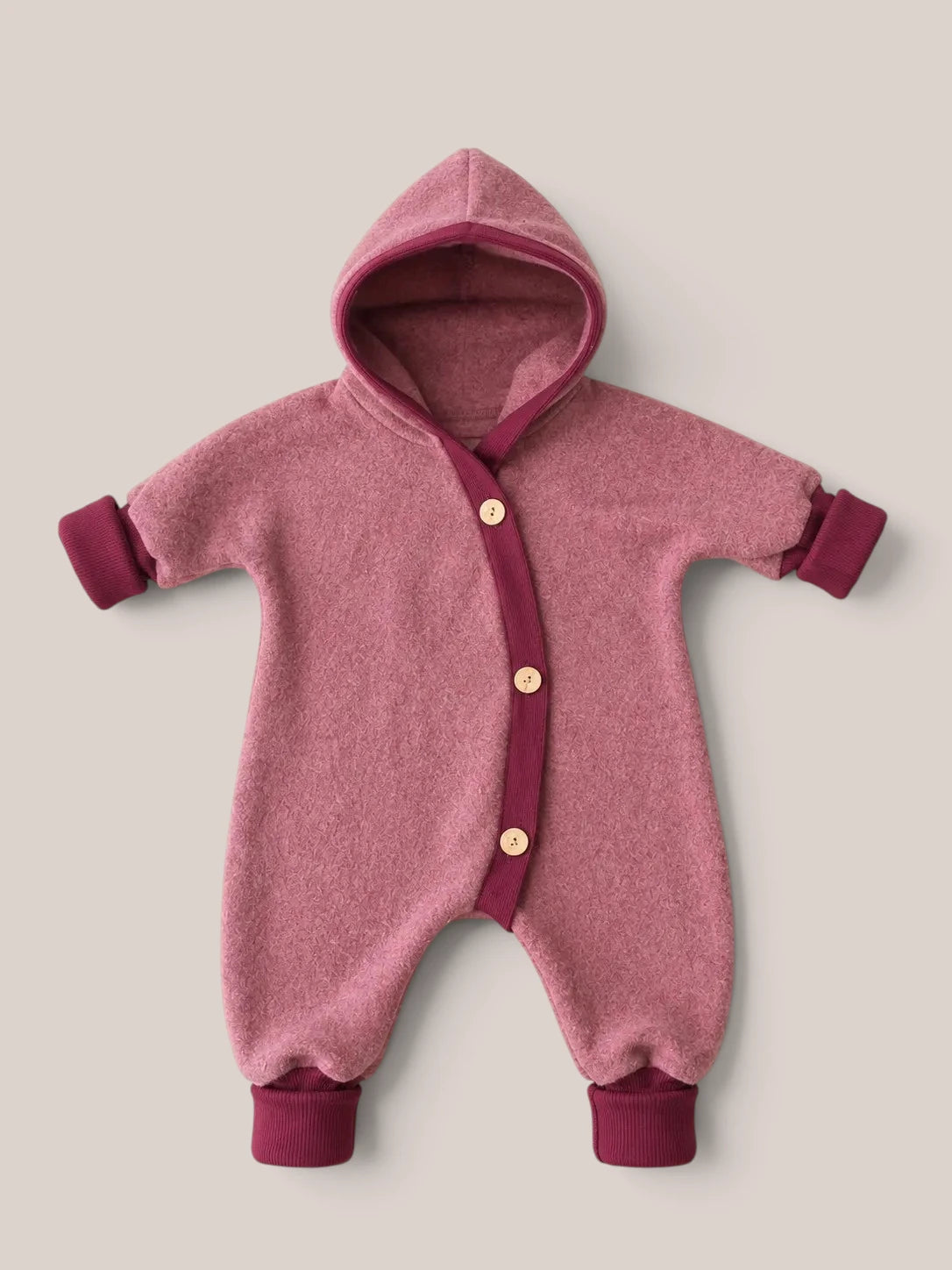 petit cochon Baby Overall aus weichem Bio-Baumwollfleece in Altrosa mit Wichtelkapuze und schräger Knopfleiste