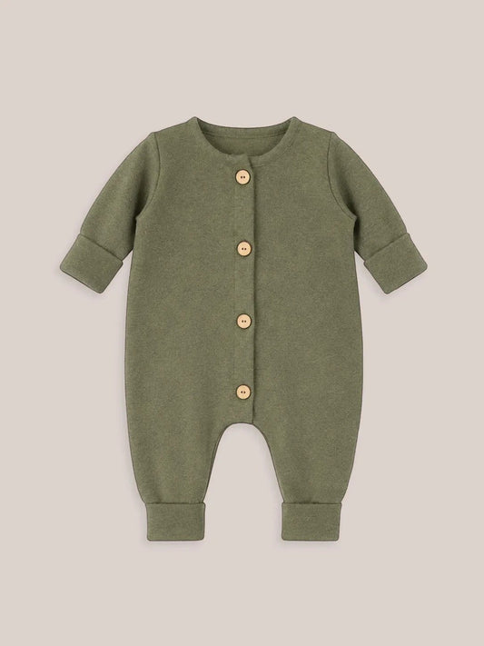 petit cochon Mini Overall aus olivgrünem, meliertem Feinstrick-Jersey mit Holzknöpfen für Babys