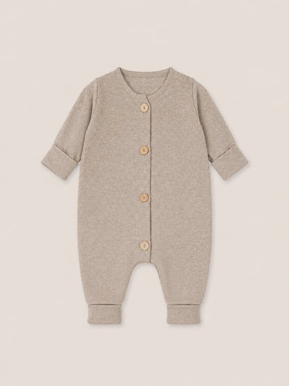 petit cochon Mini Overall aus beigem meliertem Feinstrick-Jersey mit Holzknöpfen für Babys