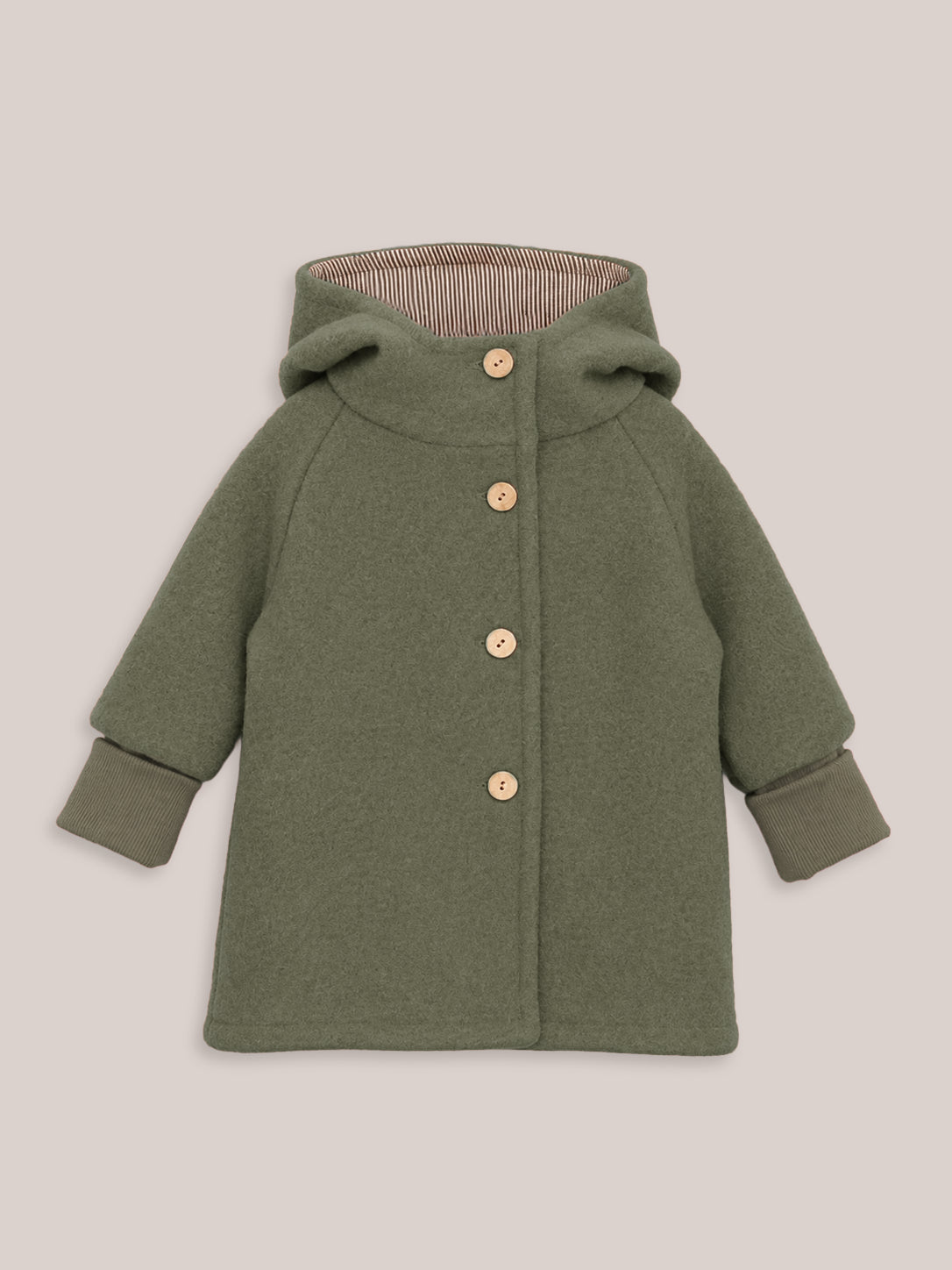 petit cochon Wichteljacke aus olivgrünem Wollwalk mit Bio-Jersey-Futter, Kapuze und Holzknöpfen für Kinder