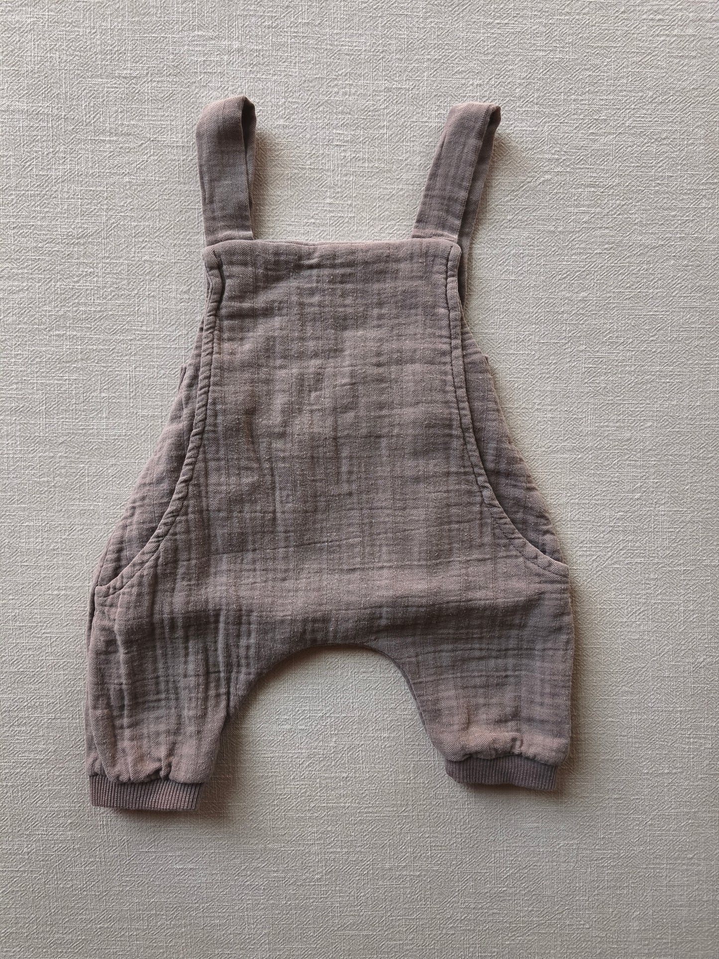 Muslin dungarees praline, size 0M