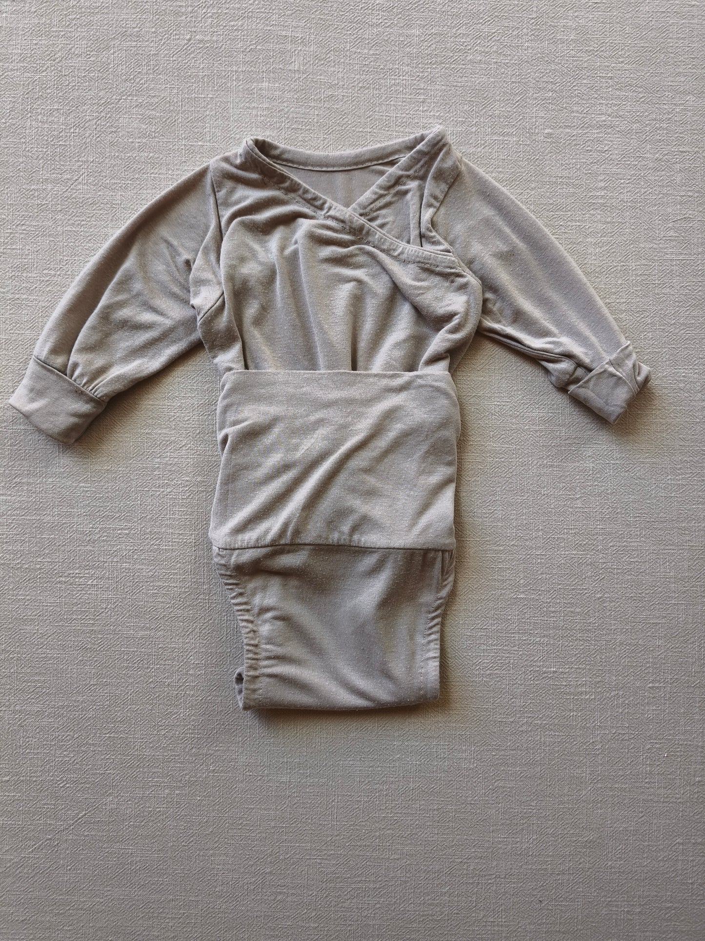 Loopbody cashmere blend sand, size 3M
