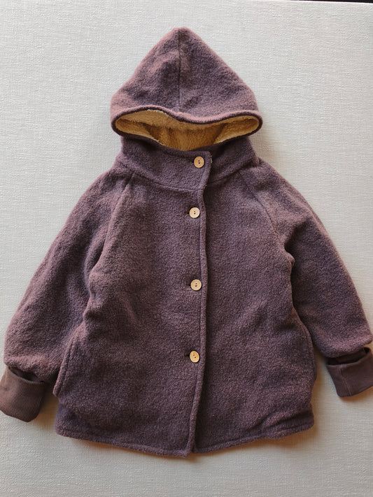 Wichteljacke Wollwalk Malve mit Teddyfutter Gr 6/7Y