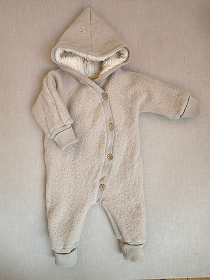 Kuschelanzug Wollwalk Teddyfutter Sand Gr. 6M (ursprünglich Gr.1Y, aber eingelaufen)
