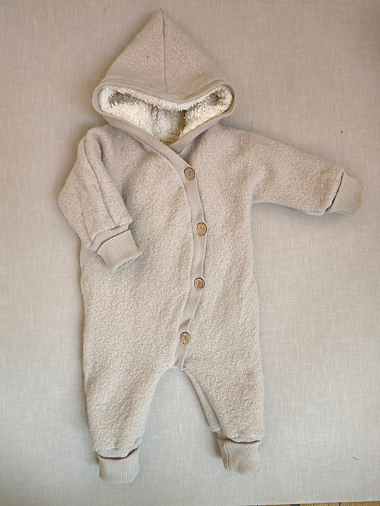 Kuschelanzug Wollwalk Teddyfutter Sand Gr. 6M (ursprünglich Gr.1Y, aber eingelaufen)