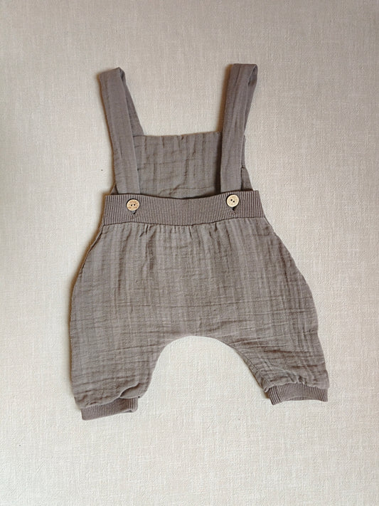 Baby Latzhose Musselin Praline Gr.0M