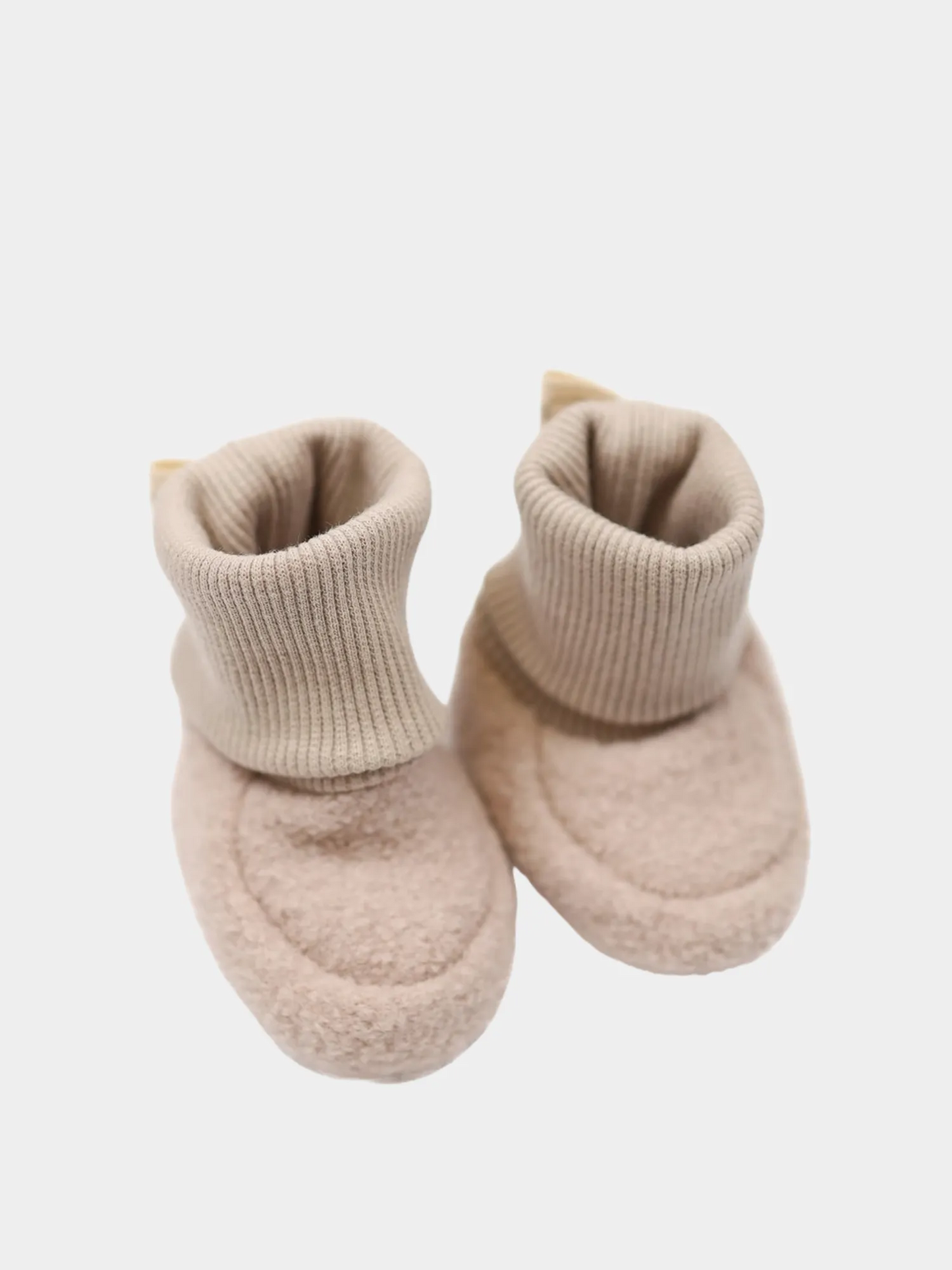 Babybooties Wollwalk in Sand, warme und bequeme Babystrümpfe für die kühlen Monate, ideal für drinnen und draußen.