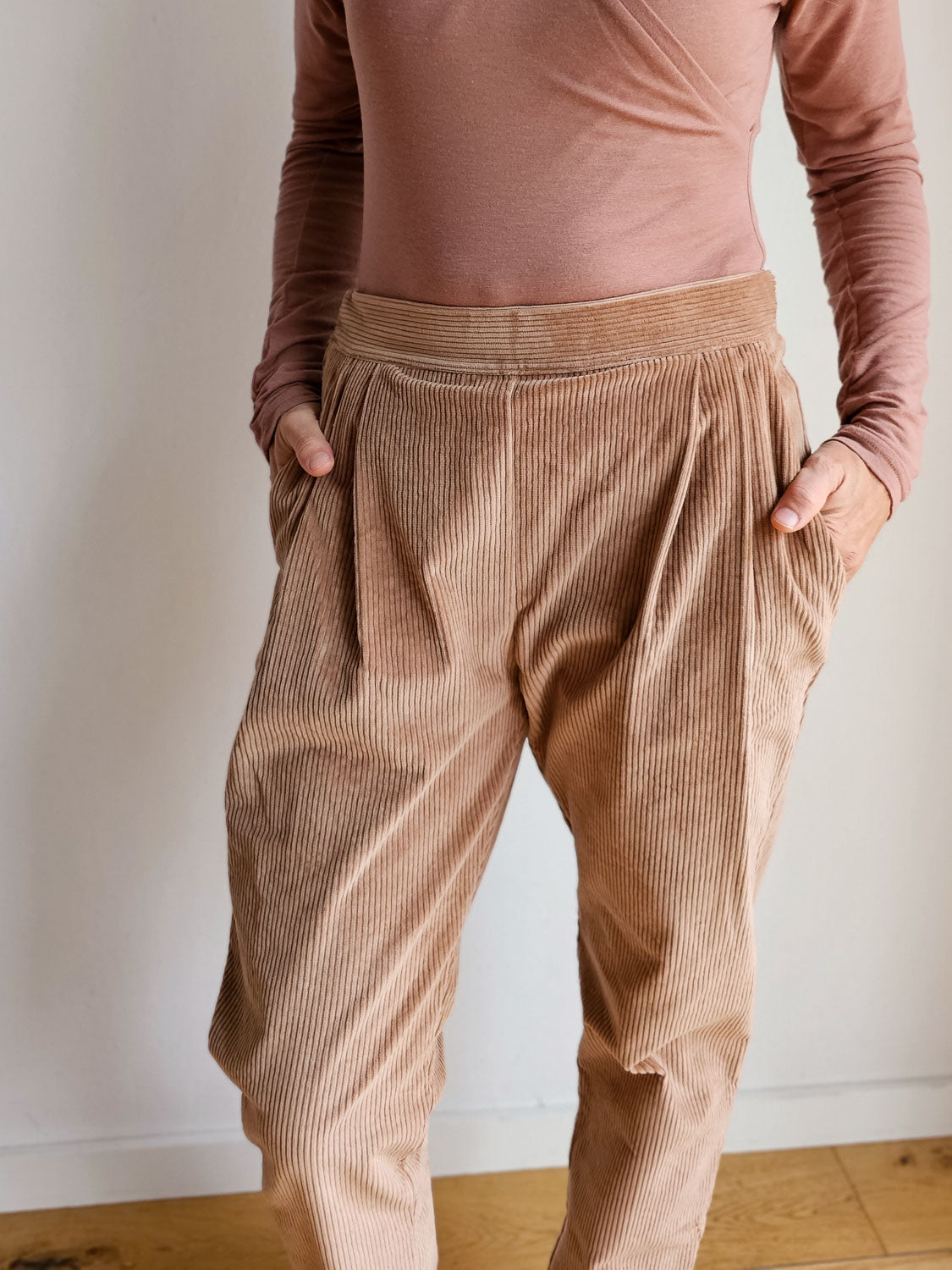 Pleated trousers wide corduroy - wheat