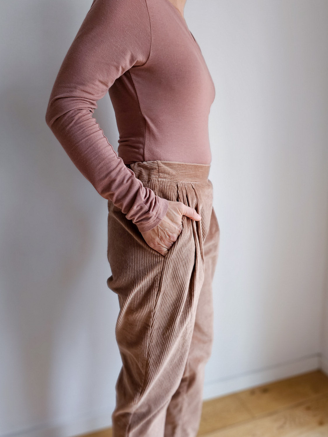 Pleated trousers wide corduroy - wheat