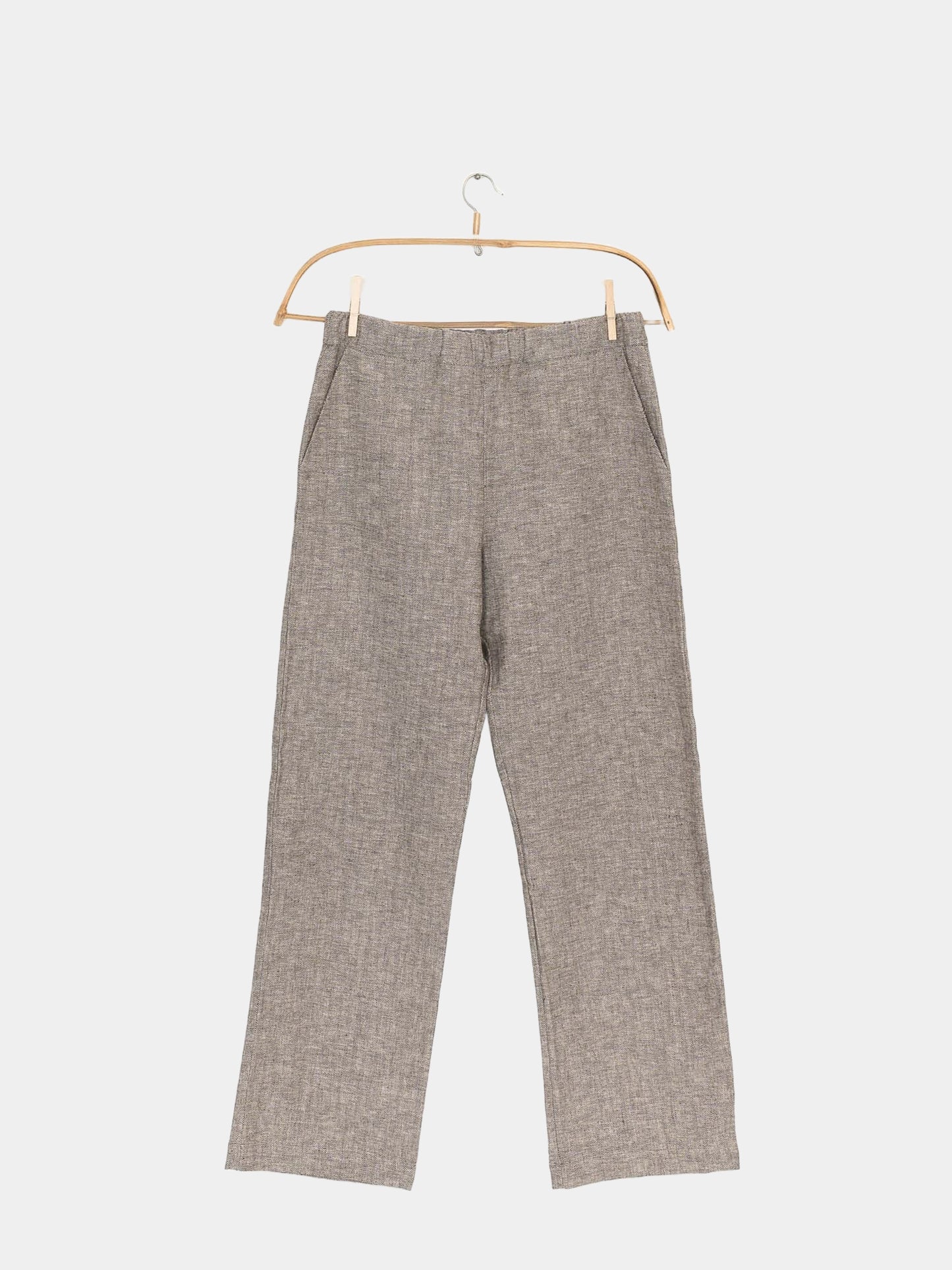 Palazzohose - Fischgrat auf einem Hänger, mit weitem, langen Bein und Bauchbündchen mit Gummizug. Die Hose hat einen edlen, modernen Schnitt und ist aus Leinen/Baumwoll-Mix gefertigt.