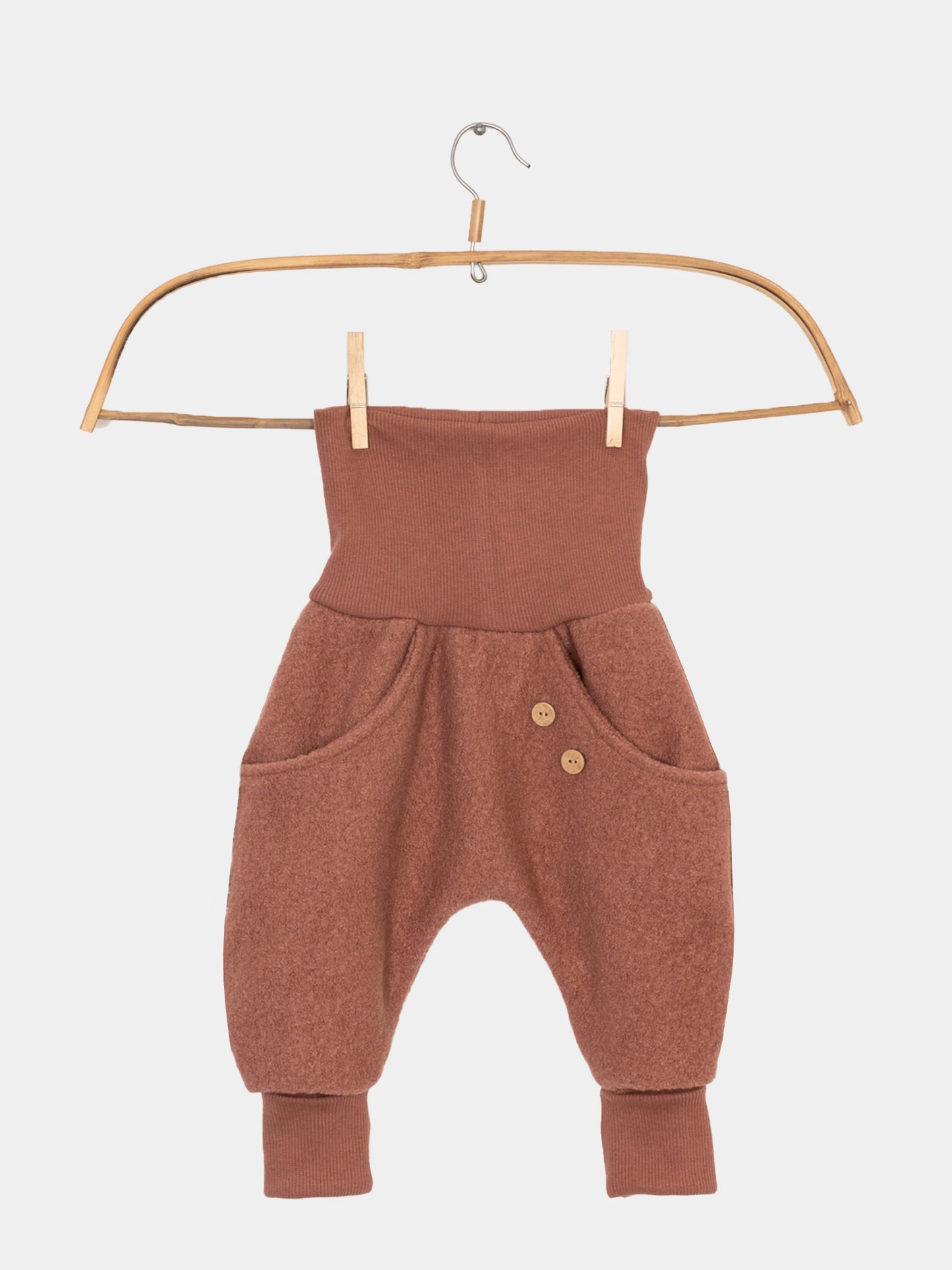 Knickerbocker Wollwalk in Zimt – warme und wasserabweisende Hose für Kinder, ideal für kaltes Wetter und Regen von petit cochon.
