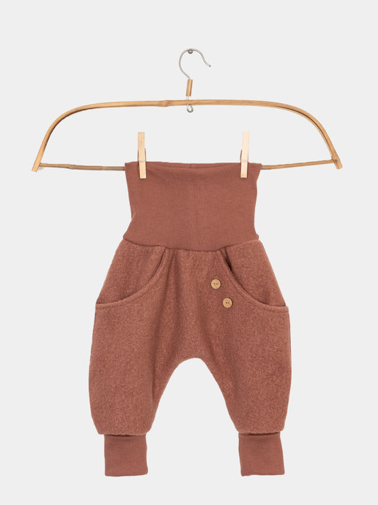 Knickerbocker Wollwalk in Zimt – warme und wasserabweisende Hose für Kinder, ideal für kaltes Wetter und Regen von petit cochon.